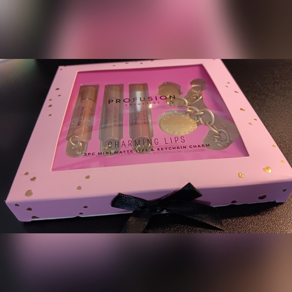 3 Pc Lip Set & Keychain Charm (NEW) - Picture 2 of 5